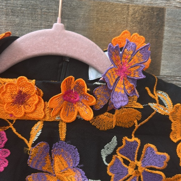 Elliatt Alessandra Long-sleeve Mini Dress Orange Multi Appliqué Size Small NWT - Picture 6 of 14